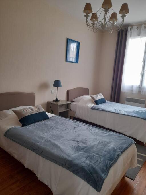 Appt Cosy 65 M2 Coeur De Ville A 150 M De La Plage Royan Exteriör bild